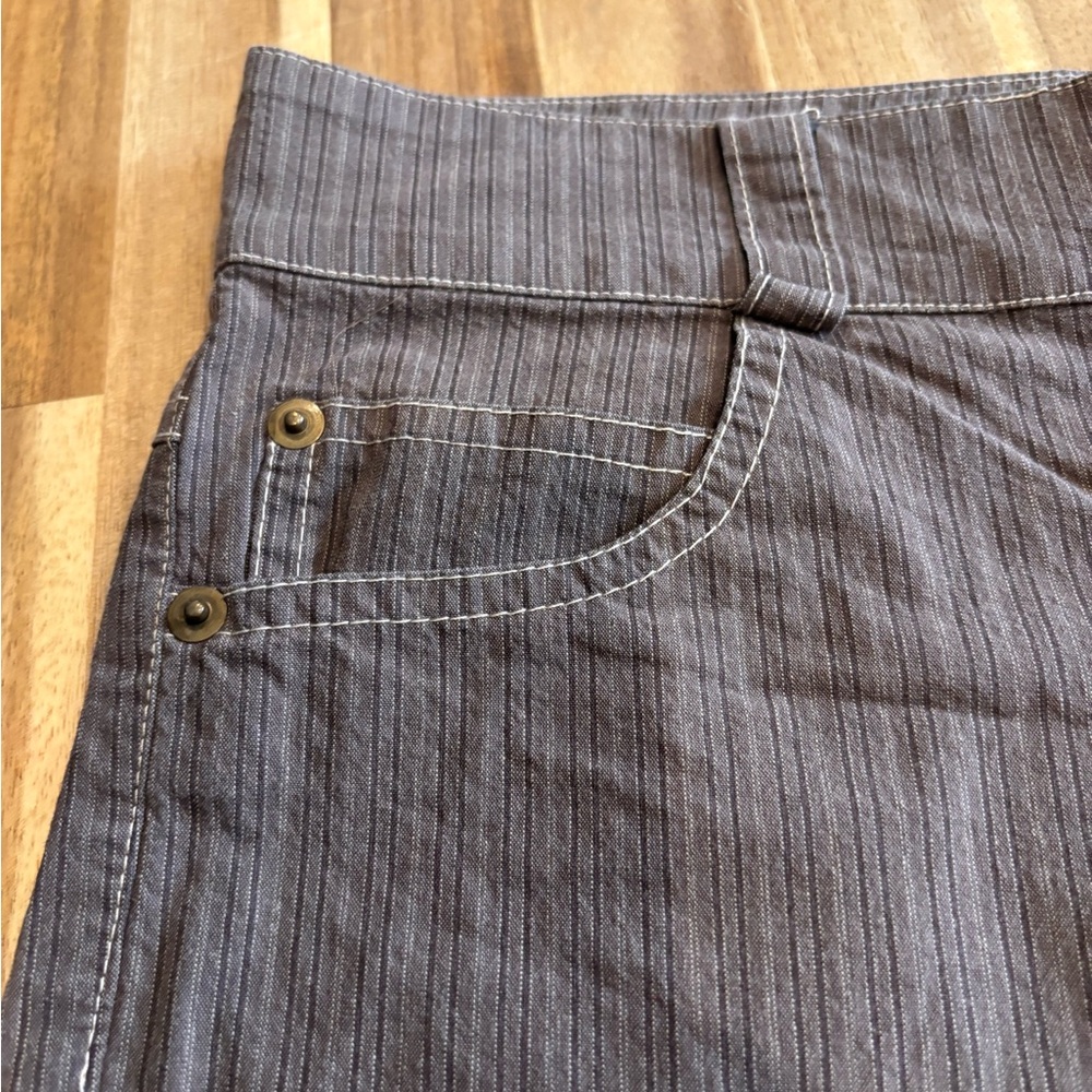 Bailey 44 Gray Women's Shorts - Picture 4 of 9